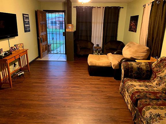 3rd image of 3004 Winfield Ave