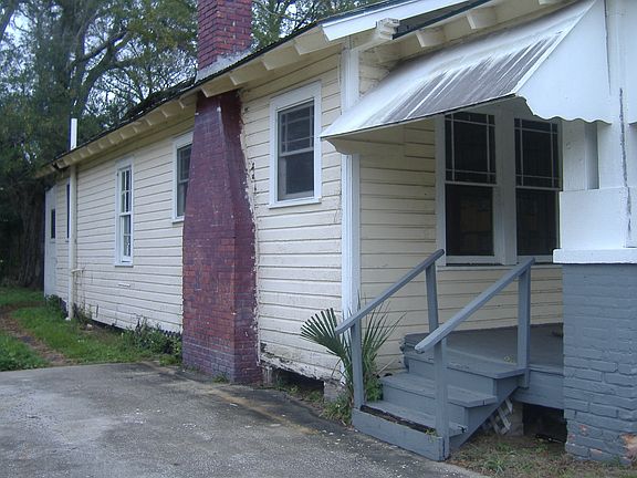 2nd image of 1183 W 23rd St