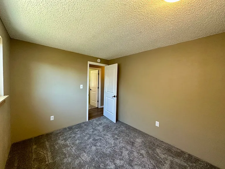 4738 Sturdivant Ave — Photo 32