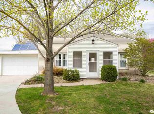 1251 Woodland Knolls Rd, Metamora, IL 61548