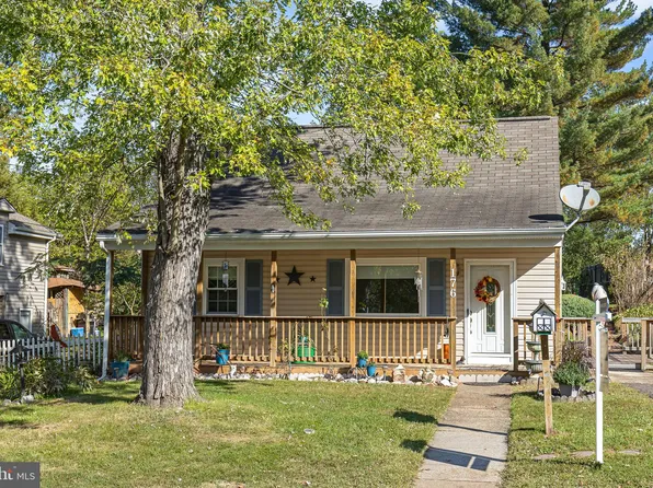 176 Cabbel Dr, Manassas Park, VA 20111