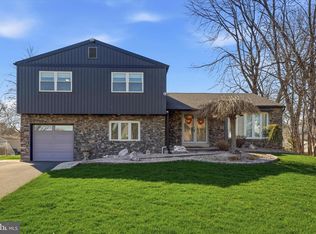 81 Shelley Rd, Holland, PA 18966