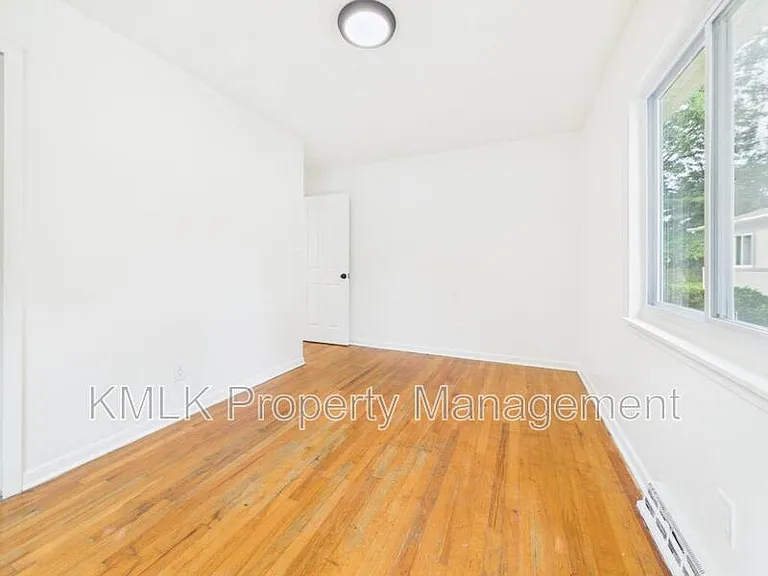 1622 Merrill Ave — Photo 17