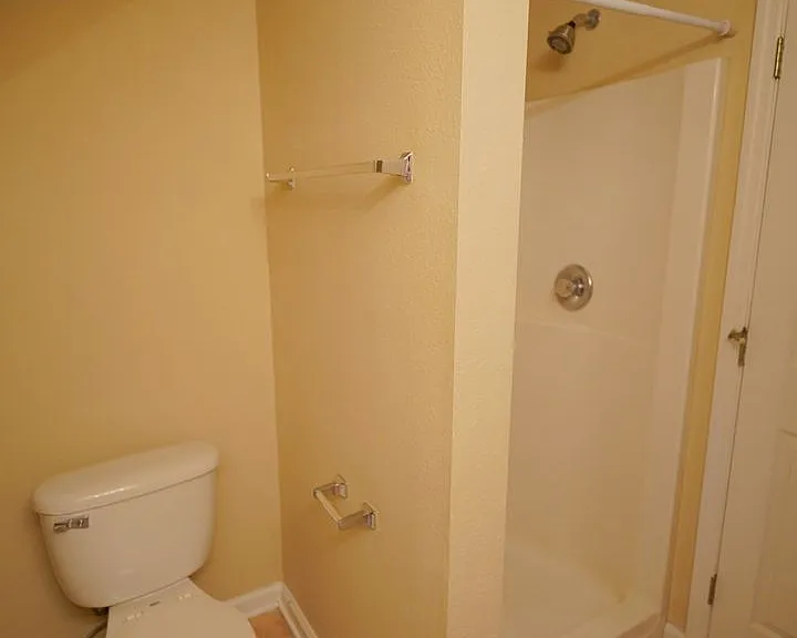 847 W Georgia St — Photo 13