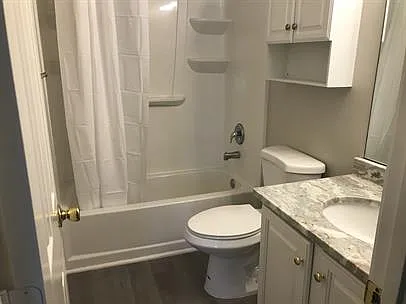 220 Lake Linden Dr — Photo 13