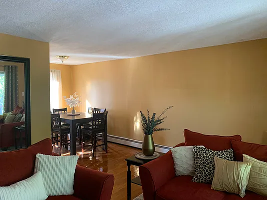 Rented by Voro, LLC | media 24