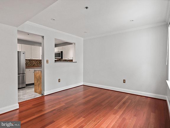 5th image of 1645 International Dr #Townhouse 16