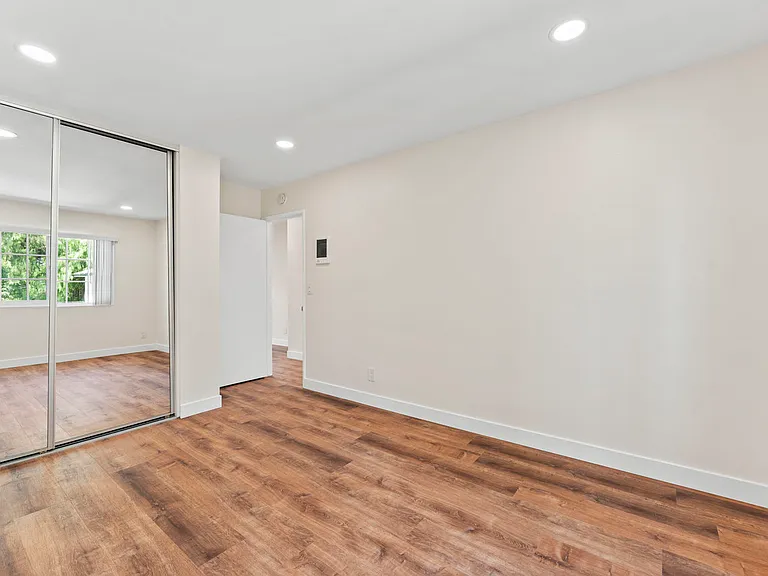 4572 Nebo Dr #H — Photo 10
