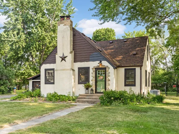 1724 Heritage St, Centerville, MN 55038