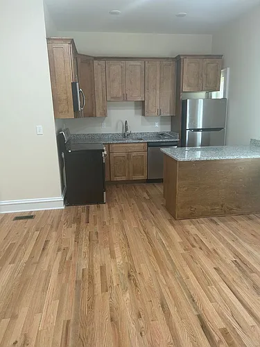 100 North Colonial Avenue Photo 1
