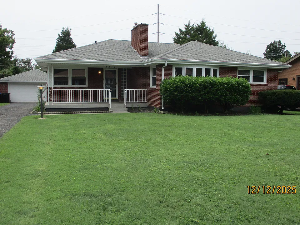 2812 Esther Blvd