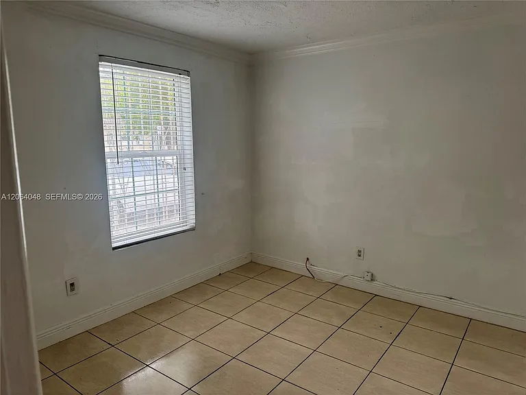11 SW 32nd Ave #1 — Photo 10
