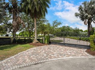 19986 Black Falcon Rd, Loxahatchee, FL 33470