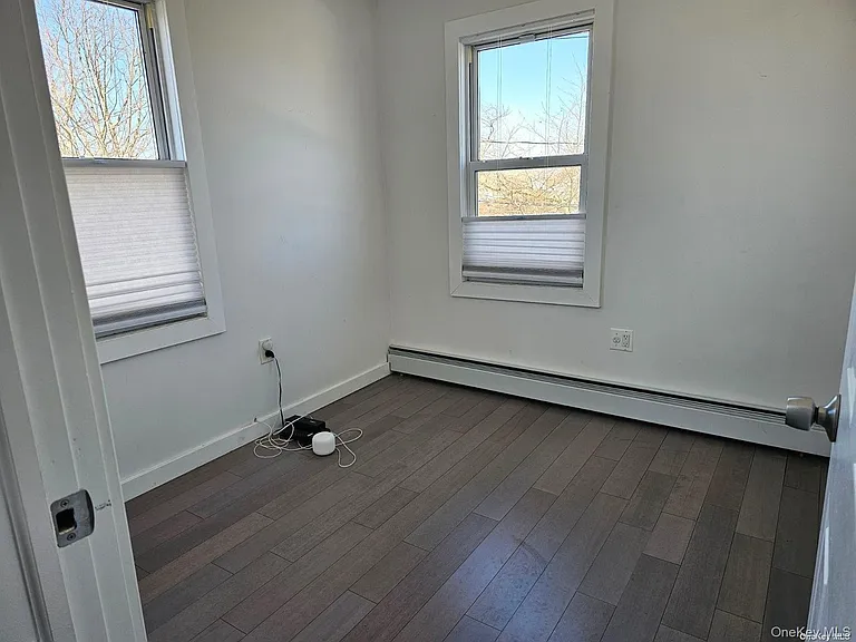 146 Kingston Blvd — Photo 11