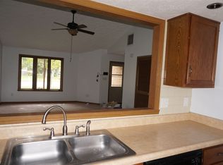 995 Maple Grove Dr, Greenwood, IN 46143