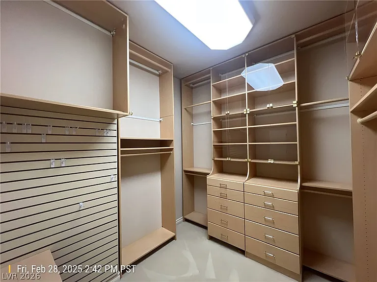 9304 Fontainbleu Dr — Photo 18