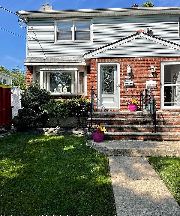 1st image of 131 Thornycroft Ave