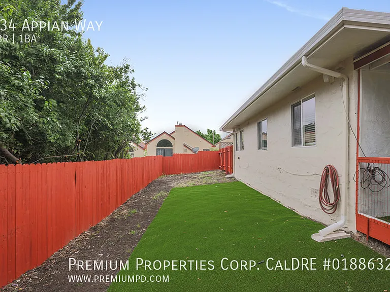 934 Appian Way — Photo 25