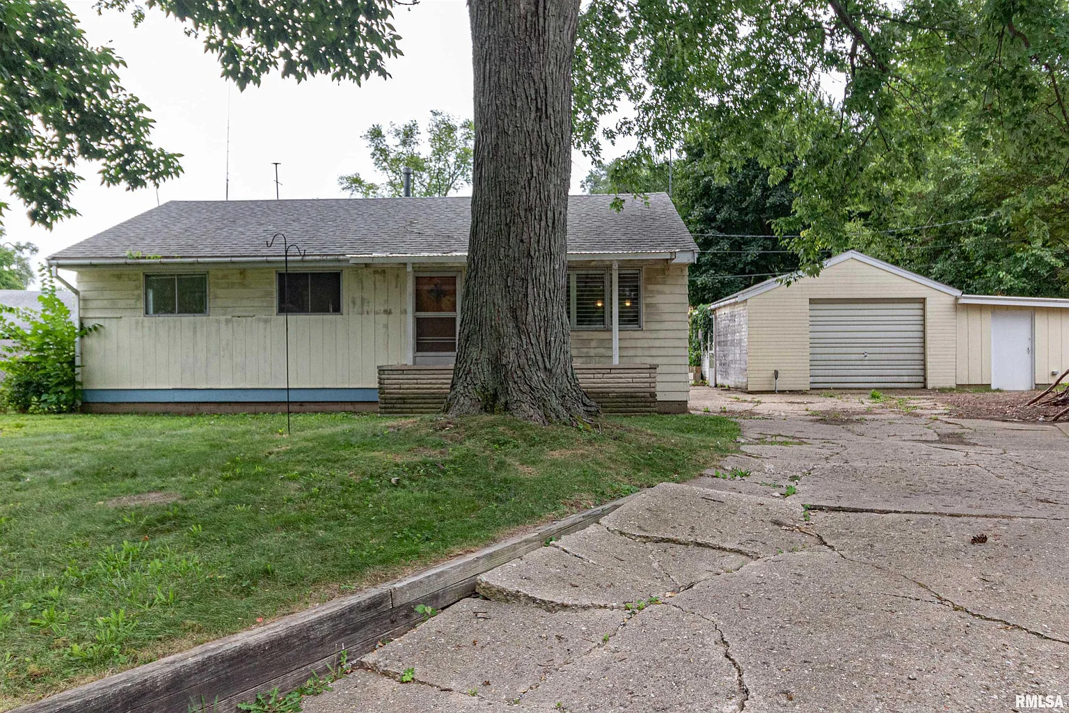 5701 N Terrace Ct #3 photo 1