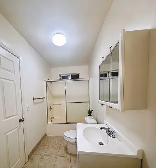 4343 W 4th St #D — Photo 4