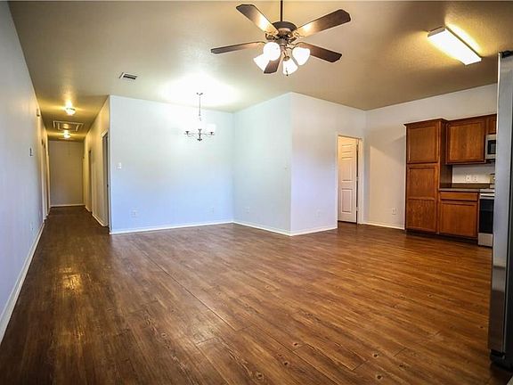 2nd image of 113 Jennie St