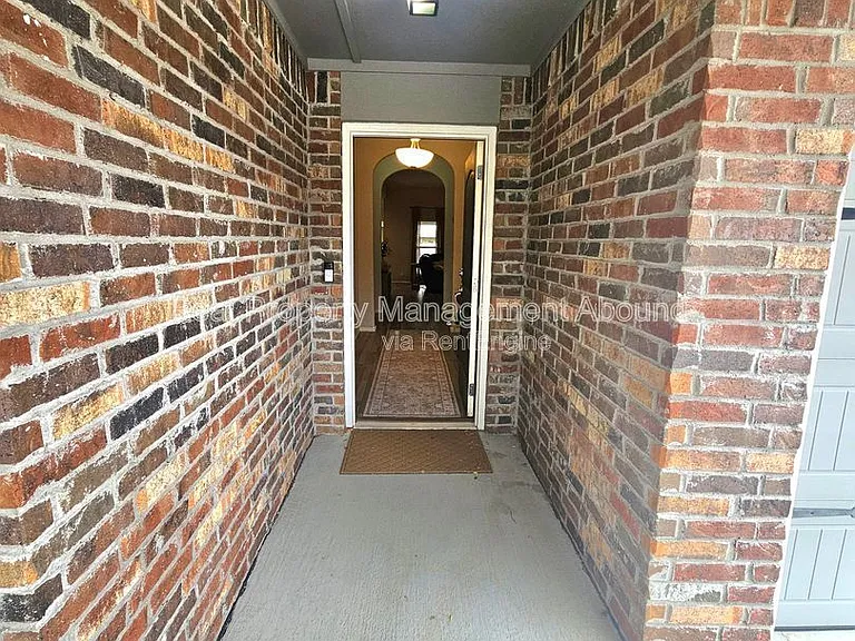 14727 S Urbana Ave — Photo 12