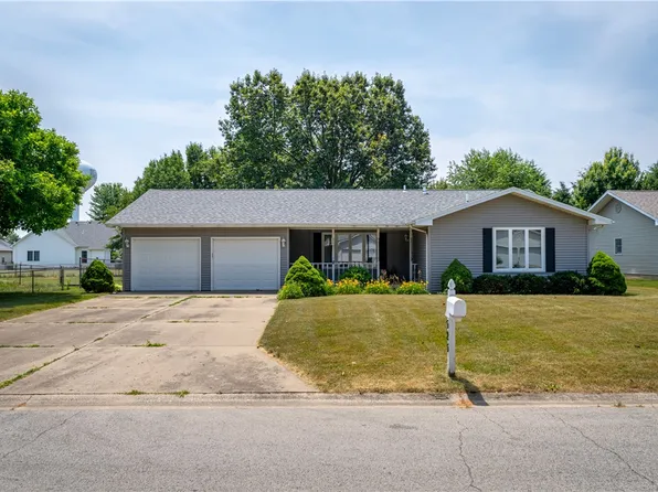 525 Ventura Dr, Forsyth, IL 62535