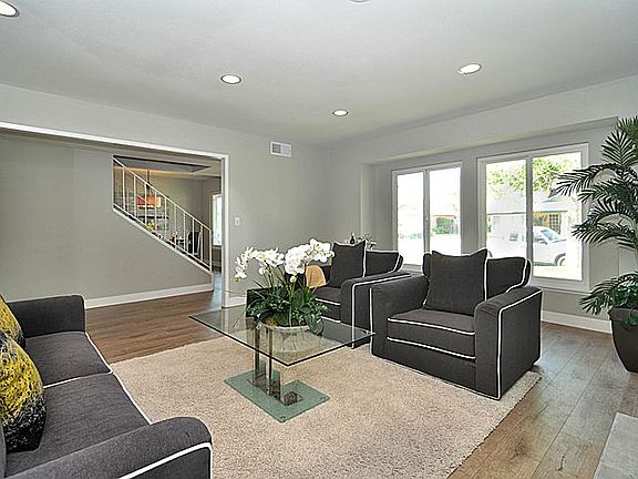 3rd image of 250 Lupe Ave