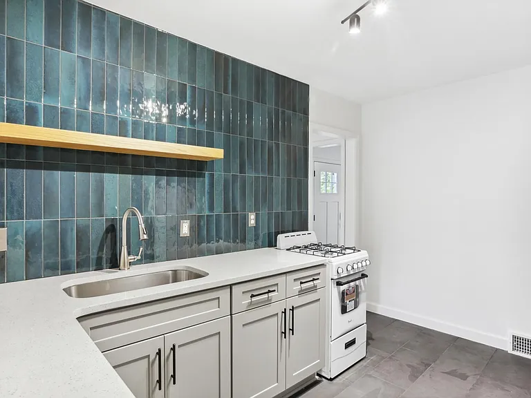 639 Burke Rd NE #A — Photo 5