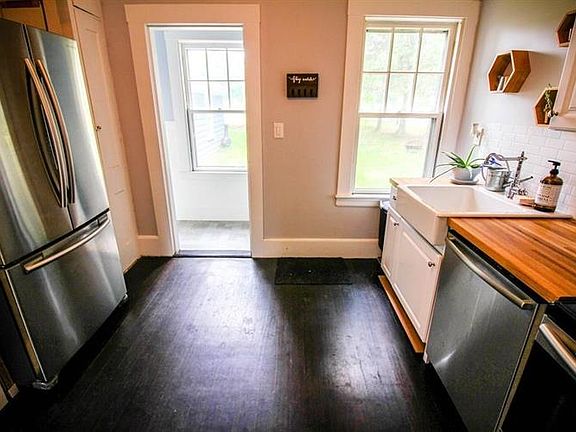 5th image of 268 Belmont St