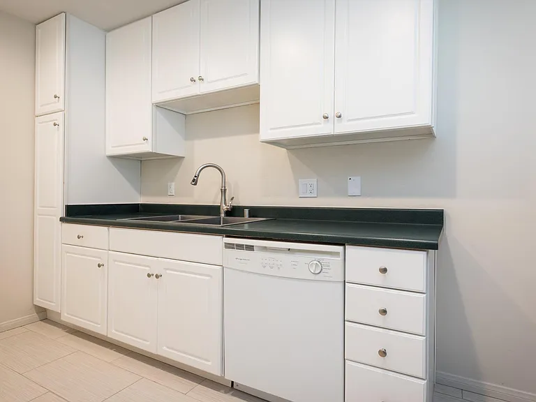 1044 Sapphire St #6 — Photo 8