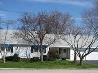 12 Hedley Cir, East Providence, RI 02914