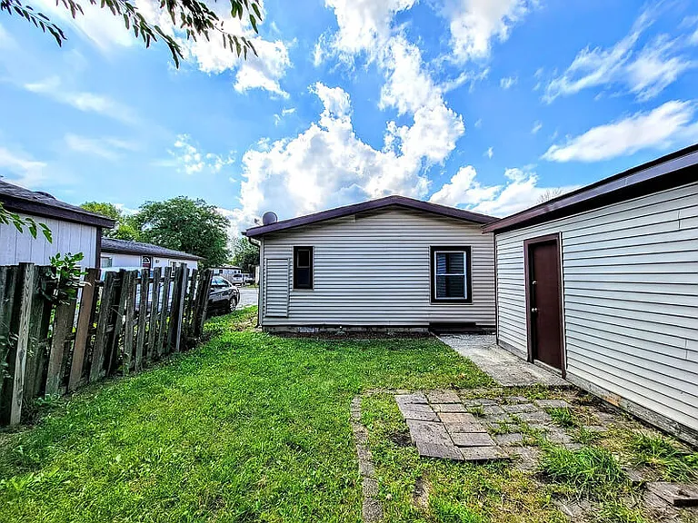 1154 W Barry Ln — Photo 17