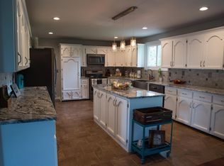 2416 Lights Chapel Rd, Greenbrier, TN 37073