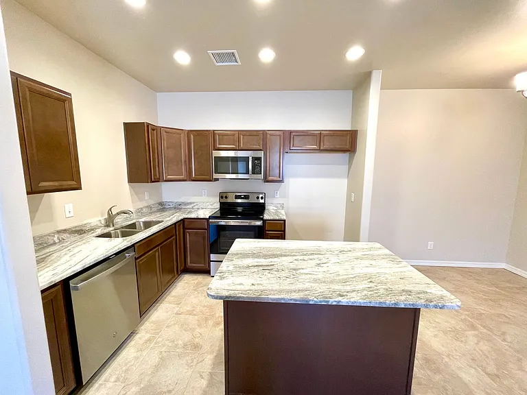 3530 N Lomita St #C — Photo 8