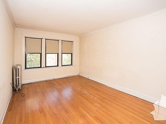 4th image of 2017 W Ainslie St APT 3