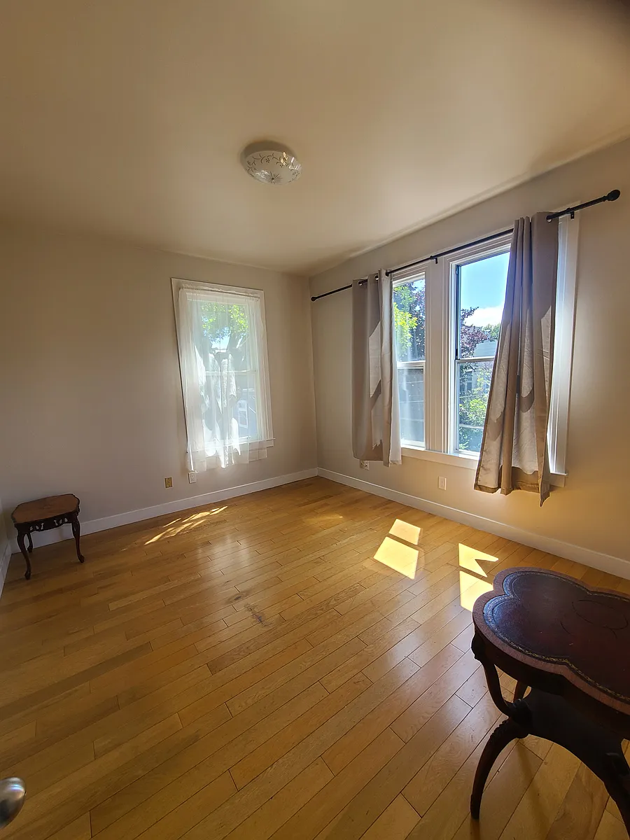 Photo 2 of 8 - 3415 22nd St #24 - San Francisco, CA Living Room - 3415 22nd St #24