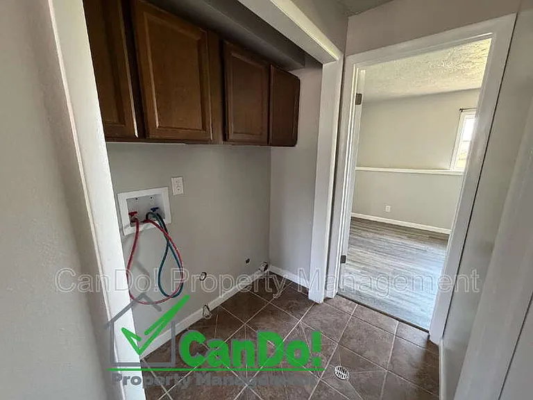 240 Carol Dr #3 — Photo 9