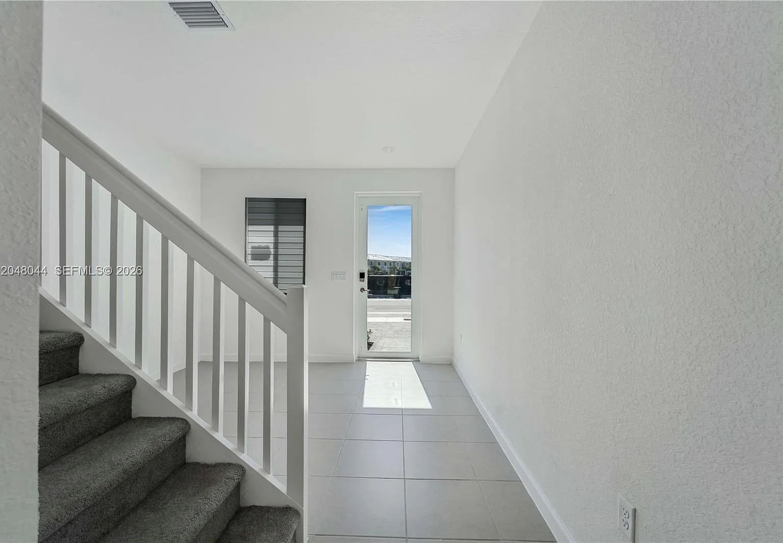 701 SE 13th St Cir — Photo 3