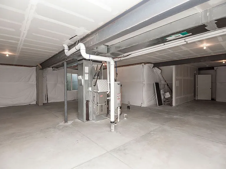 2121 Cutting Horse Dr — Photo 45