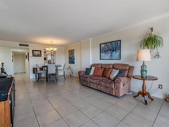4th image of 2900 COVE CAY DRIVE #7B