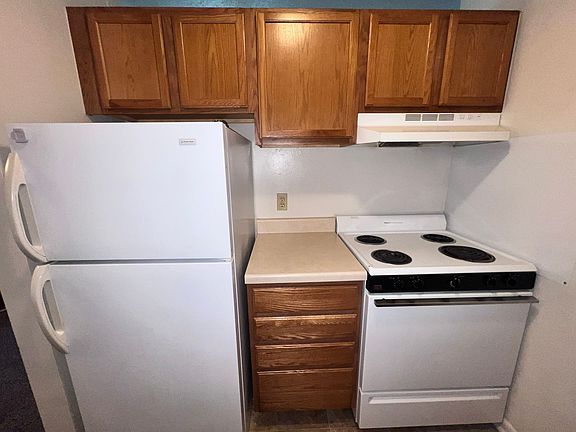 2nd image of 3205 University Dr #J