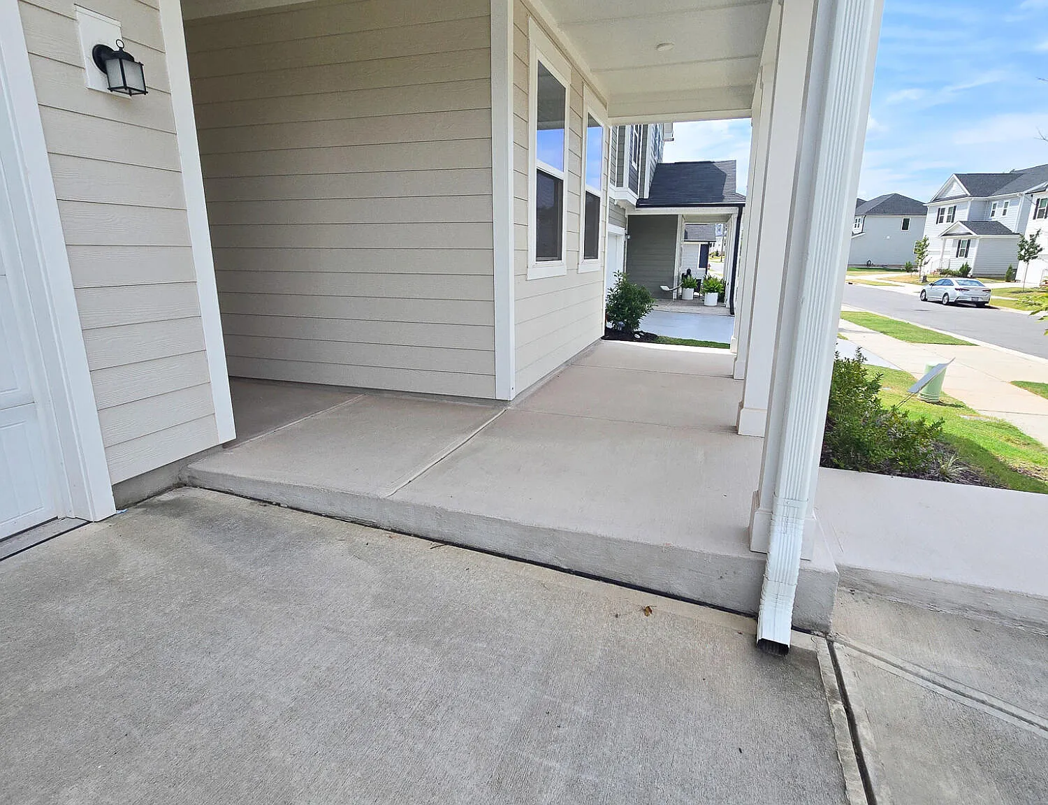 5 bed, 3.0 bath, 2753 sqft, $2,675 — Photo 3