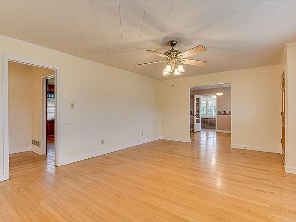 4th image of 115 Old Whiskey Rd S