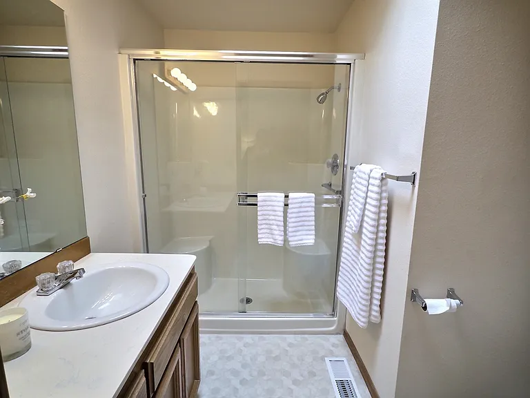3910 Maple Rd — Photo 10