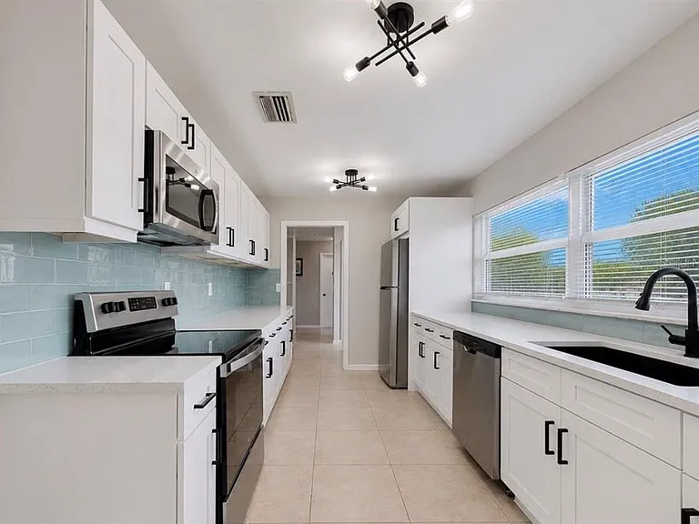 1725 Bikini Ct — Photo 9