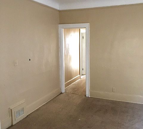 3rd image of 3731 Blaine St
