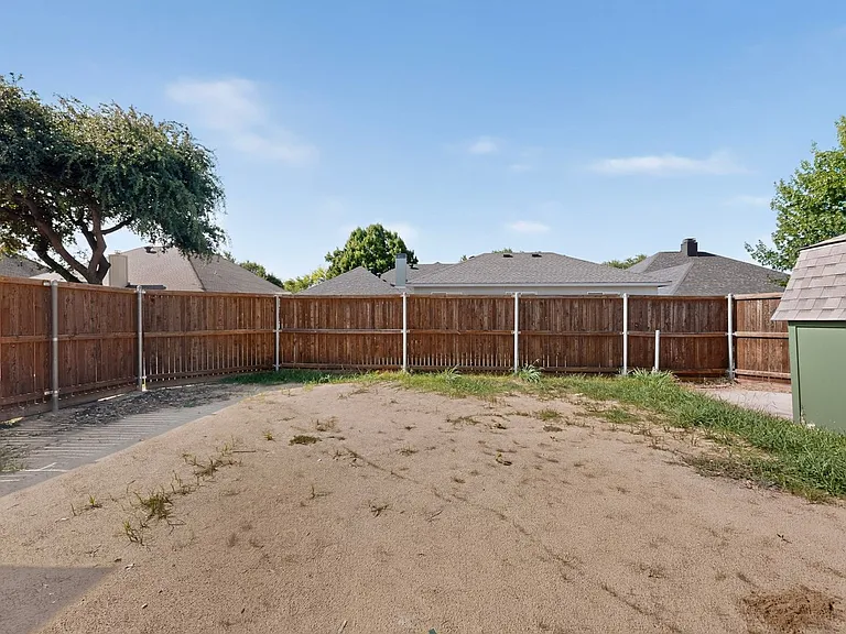 817 Sycamore Creek Rd — Photo 43