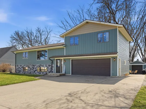 814 Craig Ave SW, Hutchinson, MN 55350