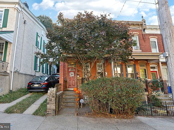 2nd image of 307 Leverington Ave